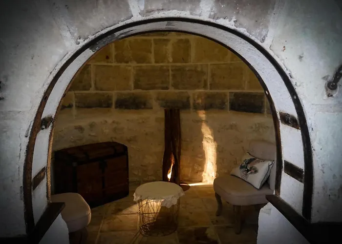 Le Four A Chanvre * Saint-Genest-d'Ambiere